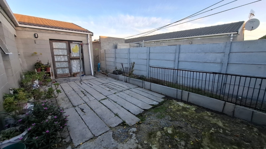 2 Bedroom Property for Sale in Rocklands Western Cape